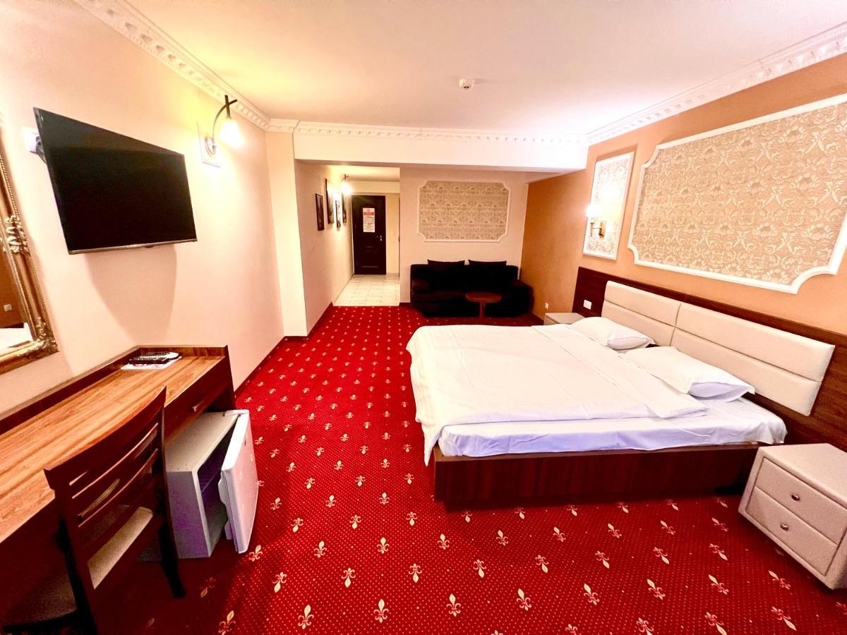 Hotel Complex Azar à Galaţi Extérieur photo